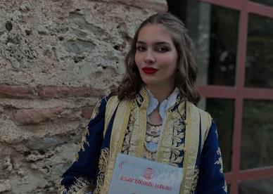 ODRŽAN IZBOR ZA KOSOVKU DEVOJKU U GRAČANICI: Žiri odabrao Kristinu iz Banje od 16 učesnica