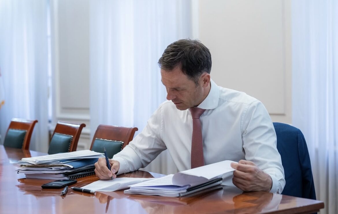 „MERE DONETE ZA DOBROBIT GRAĐANA“ Mali: Od 1. decembra i novo povećanje penzija
