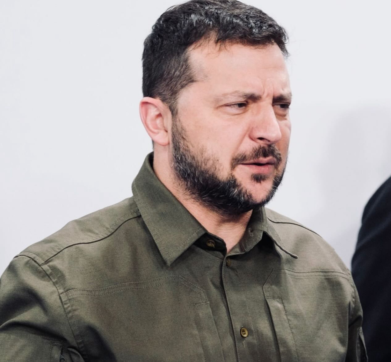 Zelenski ne odustaje: „Ukrajina neće prepustiti nijedan deo zemlje, zastava simbol nade za građane“