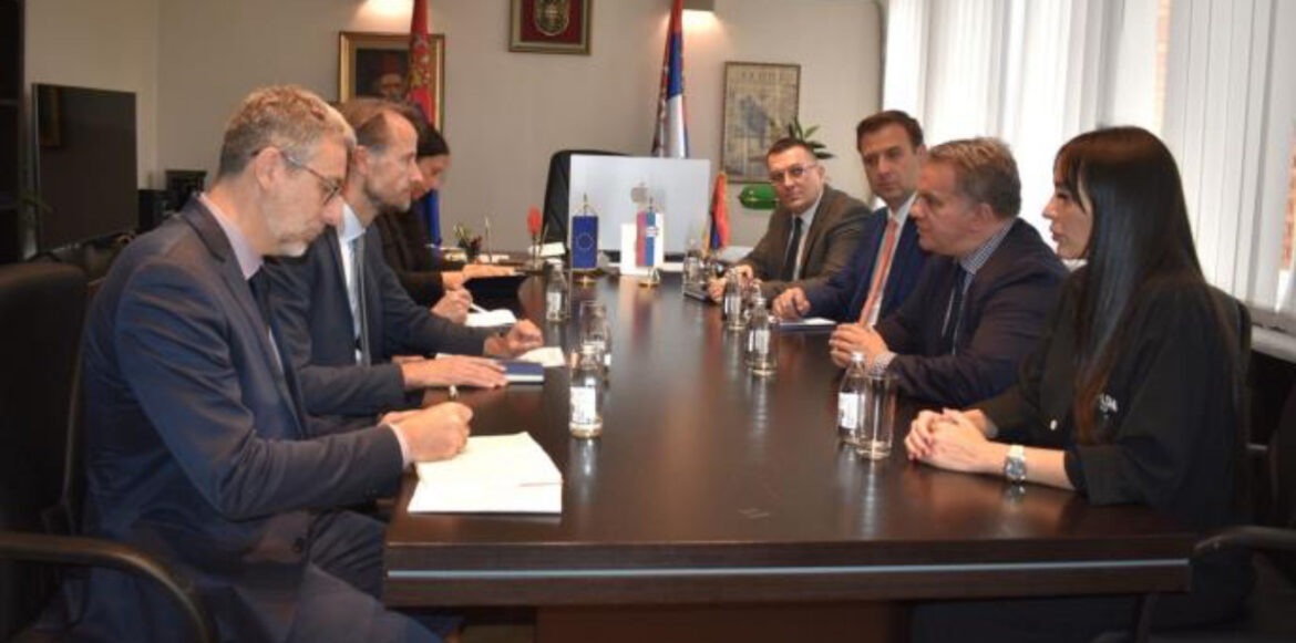MINISTAR PROSEVETE SA NOVIM AMABASADOROM EU U SRBIJI: Podrška Evropske unije značajna za sistem obrazovanja u Srbiji