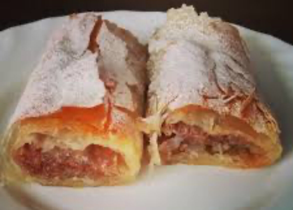 PITA SA JABUKAMA KOJA MIRIŠE NA DETINJSTVO: Recept koji se brzo sprema, a nestaje još brže!