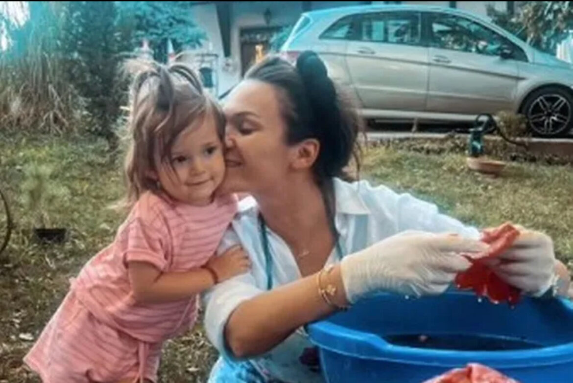 Tamara Milutinović zasukla rukave, pa obukla kecelju: U porodičnom domu pravi ajvar, ćerka se ne odvaja od nje