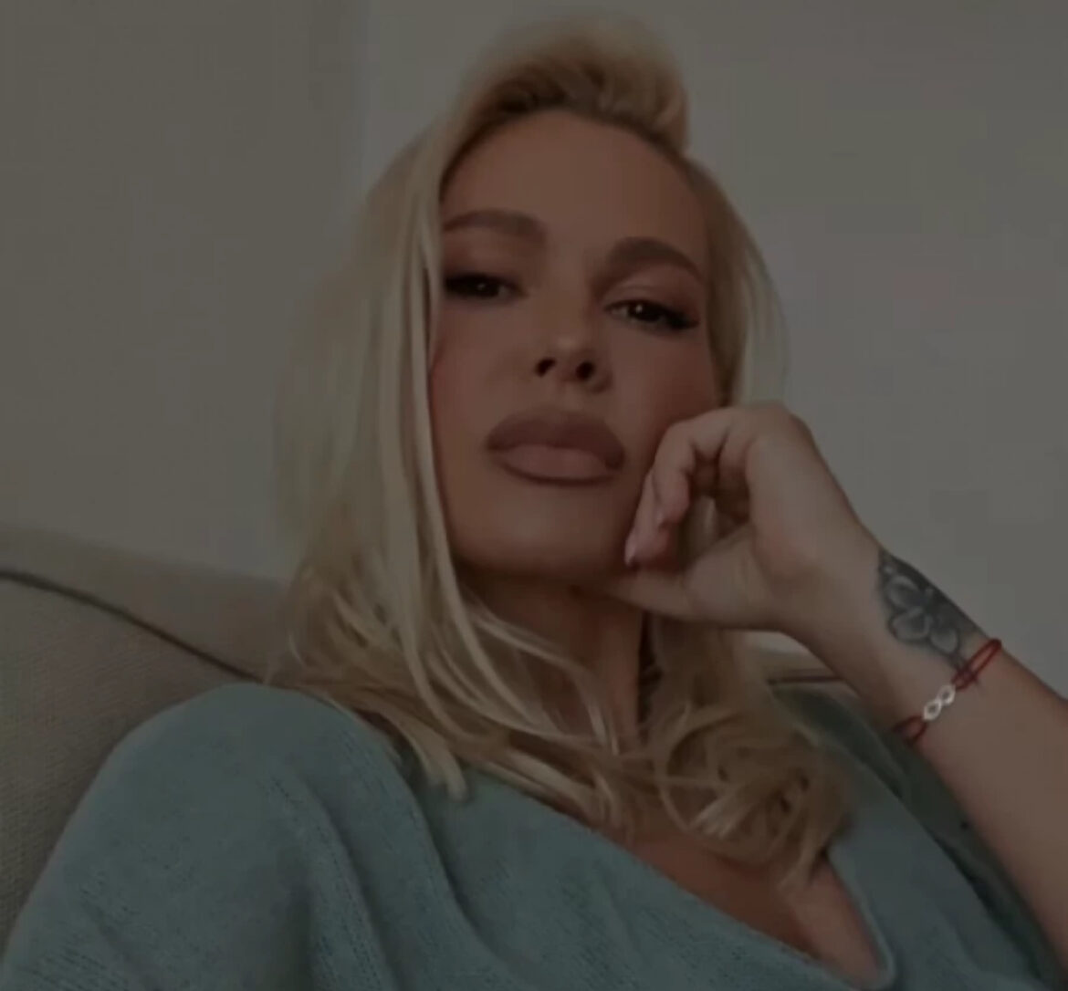Nataša Bekvalac nosila „Šanel“ tašne Elene Karaman: Pevačica o ovome nikada nije pričala, „orobila“ joj orman