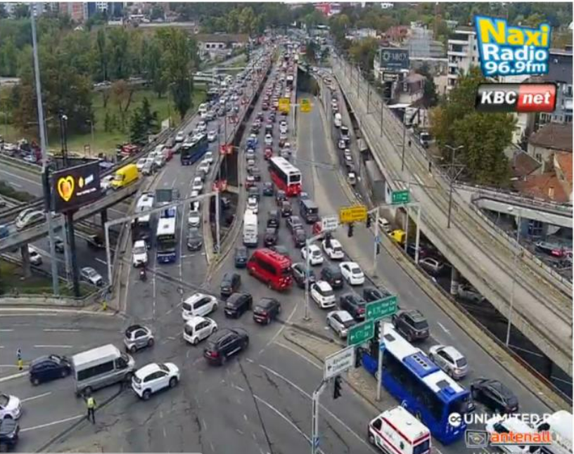 KOLAPS U BEOGRADU: Kolone na sve strane, vozila mile (foto)