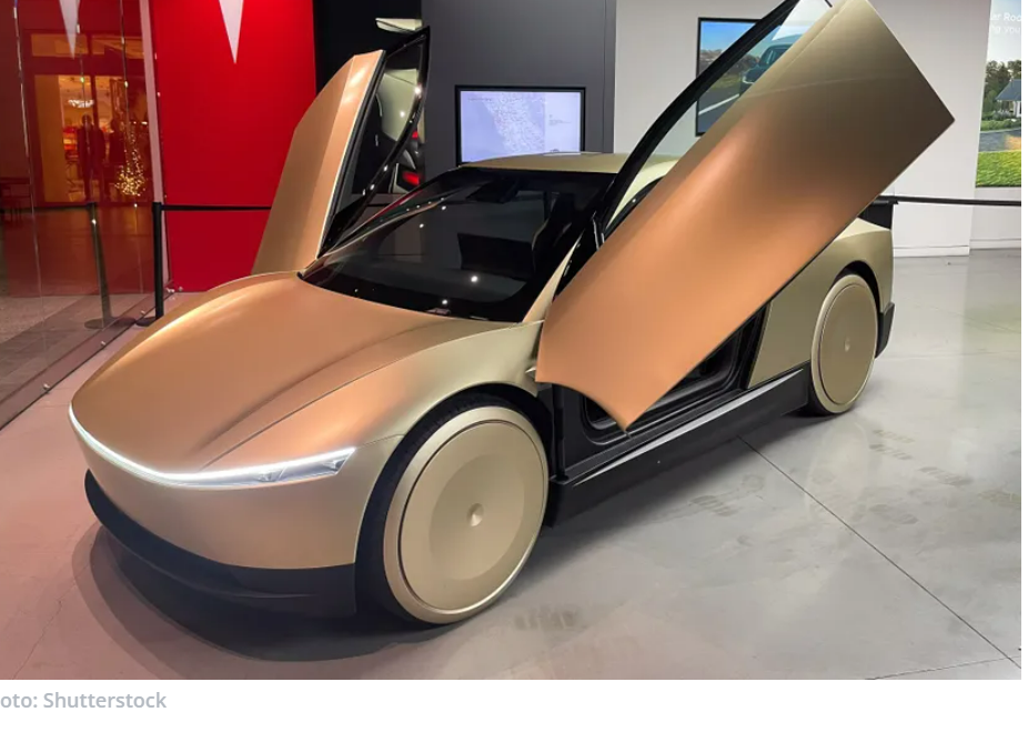 Tesla počela testiranje automobila bez volana i pedala za gas i kočnicu: Ima specifičnu bateriju