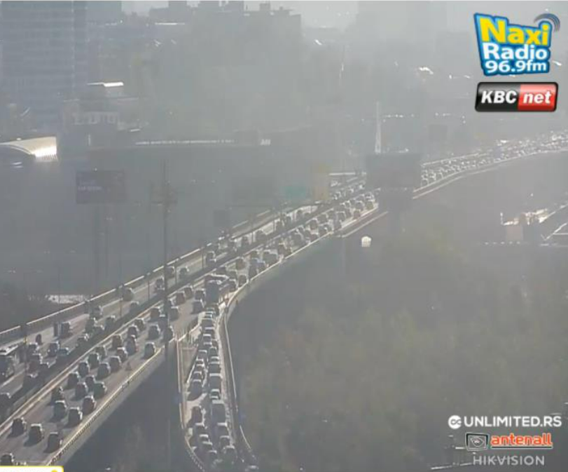 KOLAPS U BEOGRADU, KOLONE VOZILA NA SVE STRANE: Zbog pucanja vodovodne cevi, izmenjeno nekoliko autobuskih linija (foto)