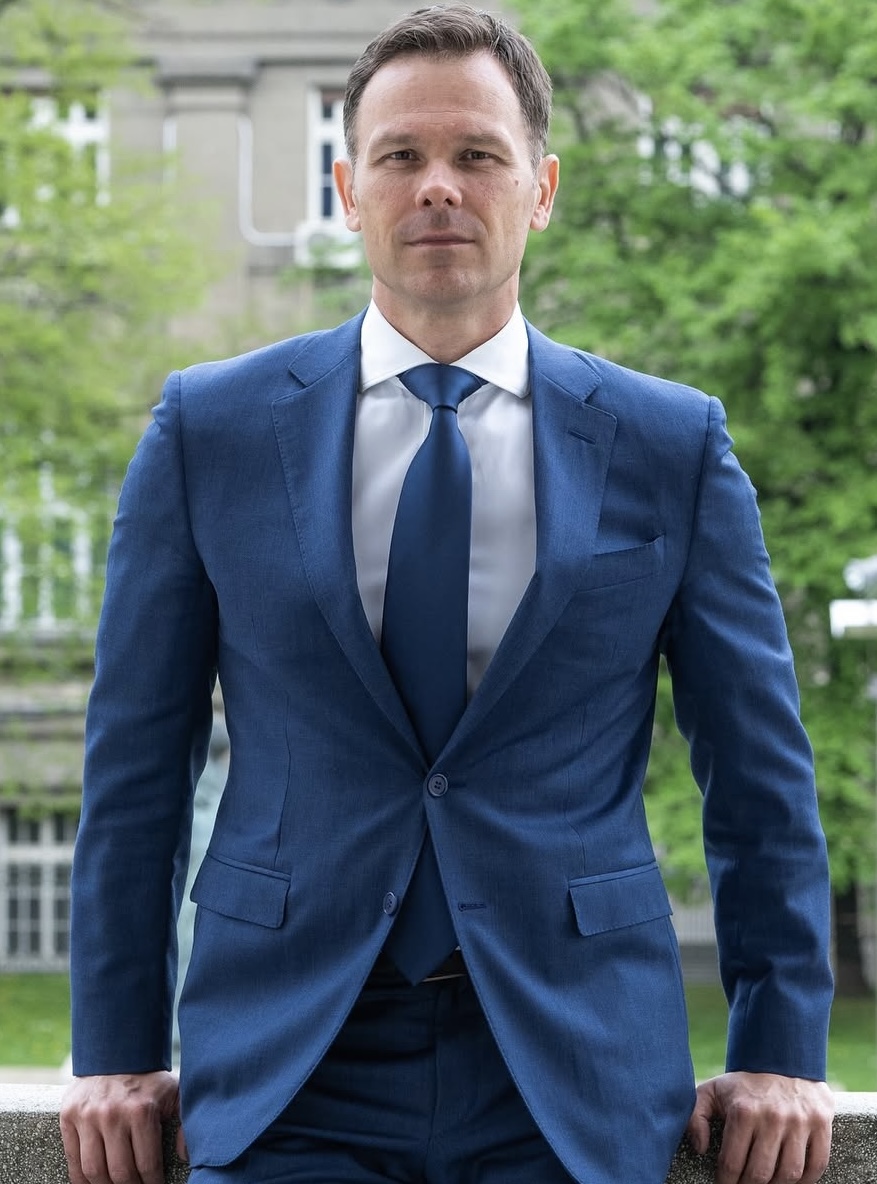 „ZAŠTO BLOKADERIMA SMETAJU PESME KOJE SLAVE SRPSKU TRADICIJU, ISTORIJU I KiM?“ Mali: Niko ne može da nam zabrani da poštujemo naše junake