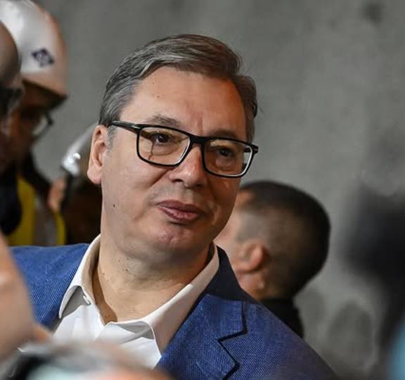 „NE LJUTITE SE, DRAGI PRIJATELJI, JA VODIM RAČUNA O SRBIJI“ Vučić poslao jaku poruku: I nastaviću da se borim za svoju državu i svoj narod (VIDEO)