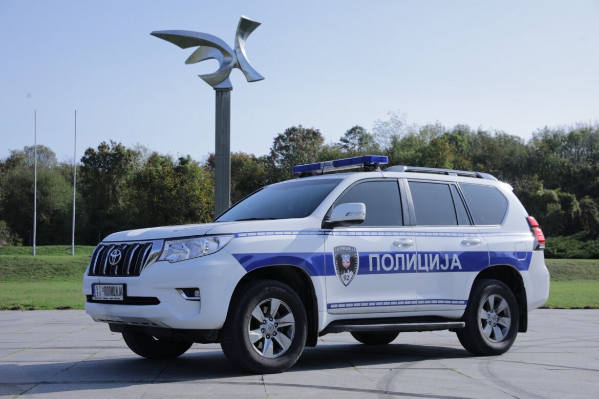 HOROR KOD MALIŠEVA Došao po ženu posle sahrane njenog oca, pa ubio dvojicu šuraka: Policija traga za ubicom