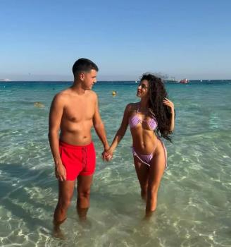 „ENA JE JAKO SLIČNA MENI, ODMAH SMO SE PREPOZNALE“ Zlata Petrović o budućoj snajki: Čekamo da Miki izađe, pa da pravimo svadbu