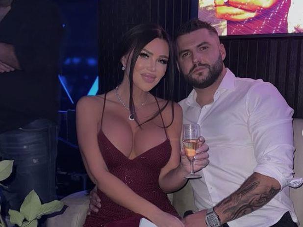 „ONO KAD ŽENA OPERE LJUBAVNICU“ Stanija objavila snimak zbog kojeg ju je Asmin ostavio: Nije mogao da je gleda sa Tomovićem i Markovićem u ljubavnom zanosu