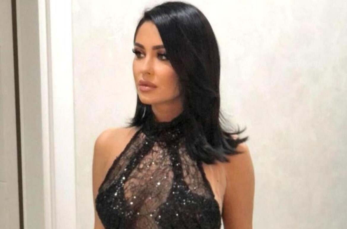 OGLASILA SE ALEKSANDRA BURSAĆ IZ PORODILIŠTA: Hvala svima na lepim porukama, beba je vrlo raspevana (FOTO)
