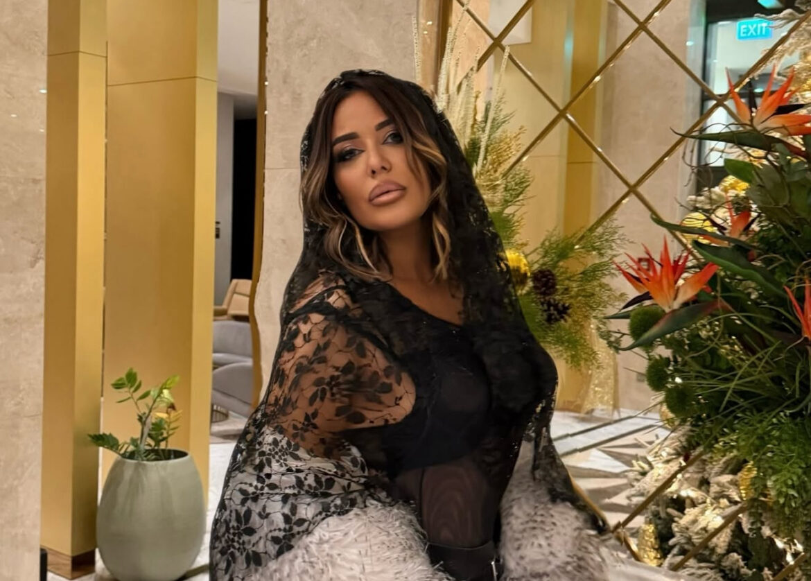 ANA NIKOLIĆ IMALA RANE PO LICU ZBOG JEFTINOG BOTOKSA! Pevačica otišla da ispegla bore, pa dobila bakteriju: Agonija trajala mesecima