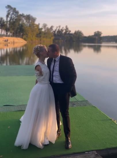 Devojka sa krilima ponovo trudna: Čeka drugo dete sa suprugom Markom, a ovako su saopštili radosne vesti (FOTO)