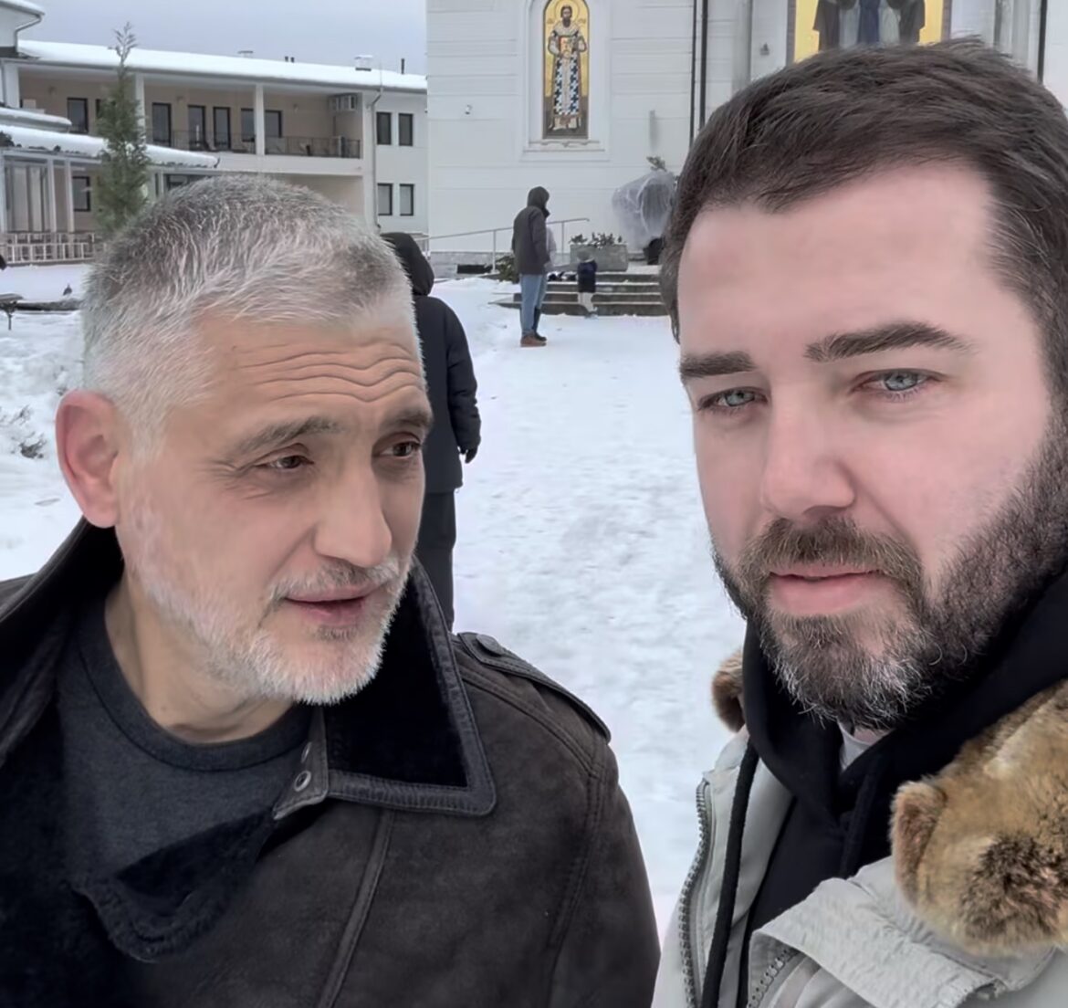 ČEDA JOVANOVIĆ I ACA KOS STIGLI U POLICIJU! Došli da daju izjavu nakon brutalne tuče u kafiću – u stopu ih prati advokat