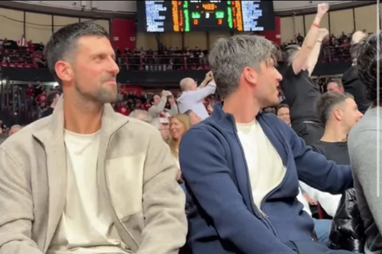 Evo kako je Novak Đoković reagovao na pesmu navijača Olimpijakosa&hellip;