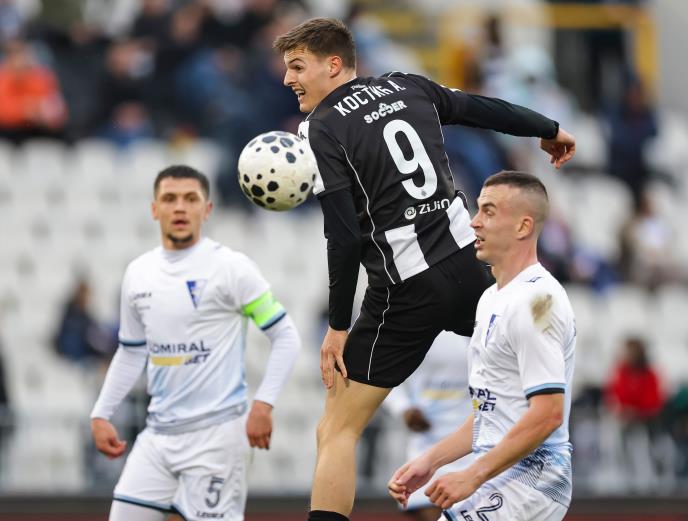 PARTIZAN STREPEO DO SAMOG KRAJA… Crno-beli slomili žilavi Spartak posle neviđene drame – pogledajte foto galeriju sa današnje utakmice!
