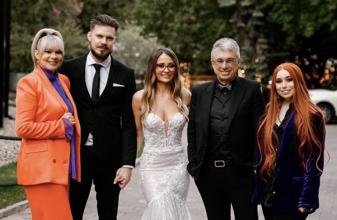 „DOK JE UMIRAO SAVETOVAO JE DECU KAKO DA ŽIVE BEZ NJEGA“ Prva ispovest čitave porodice povodom smrti Saše Popovića: Nije moguće da se tati ovo dešava