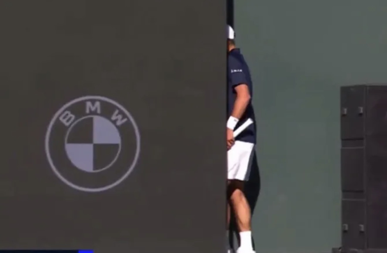 Uznemirujuća scena na meču Đokovića, Novak otišao iza reklame, niko&hellip;