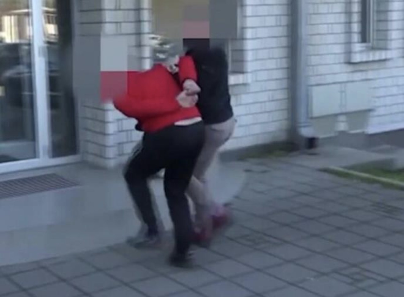 UŽAS U ZEMUNU: Muškarac (59) uhapšen zbog polnog uznemiravanja maloletne&hellip;