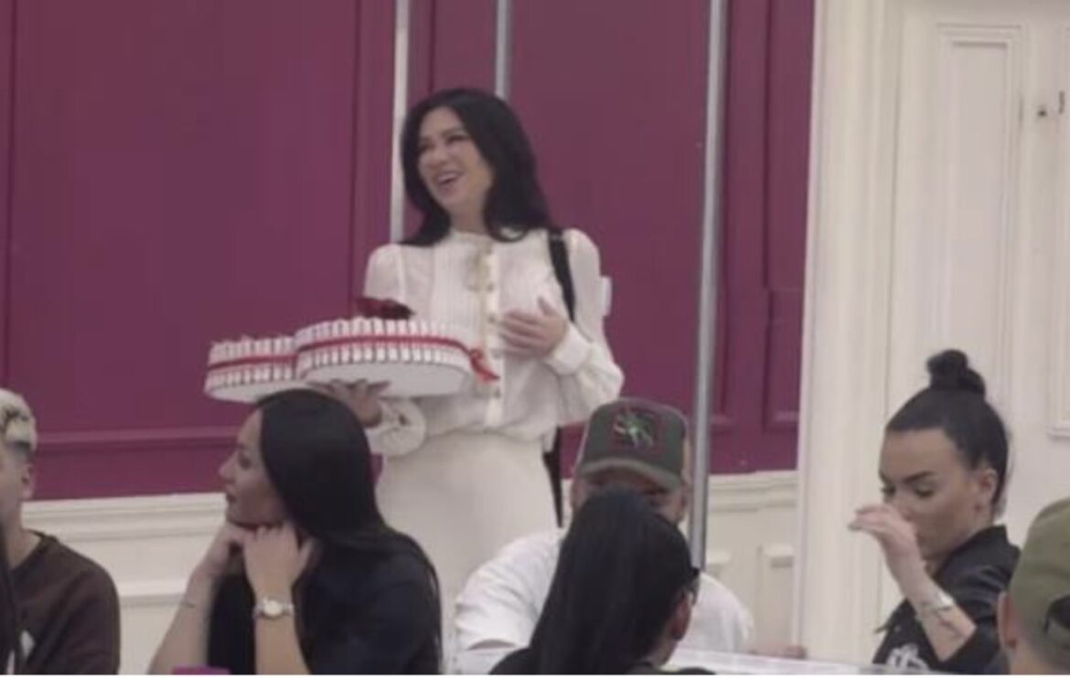 ŠOK-BOMBA! Stanija Dobrojević ima TELEFON U „Eliti“: Uhvaćena kako ga KORISTI, procurio snimak iz produkcije, OVO niste videli UŽIVO u programu!