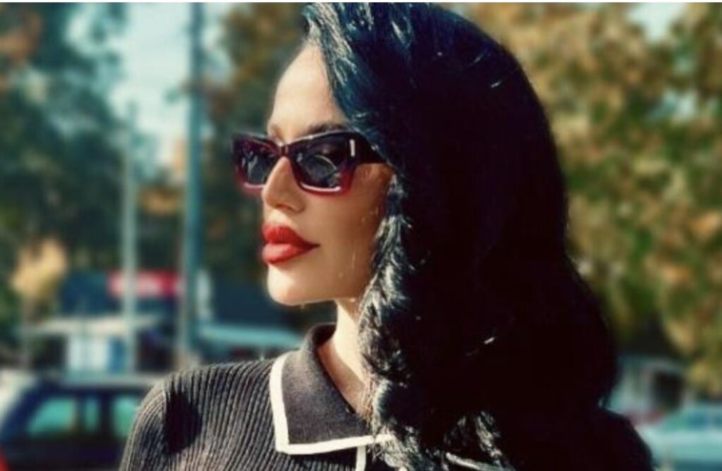 „BILA SAM SA ČOVEKOM KOJI JE STARIJI OD MOG TATE,&hellip;