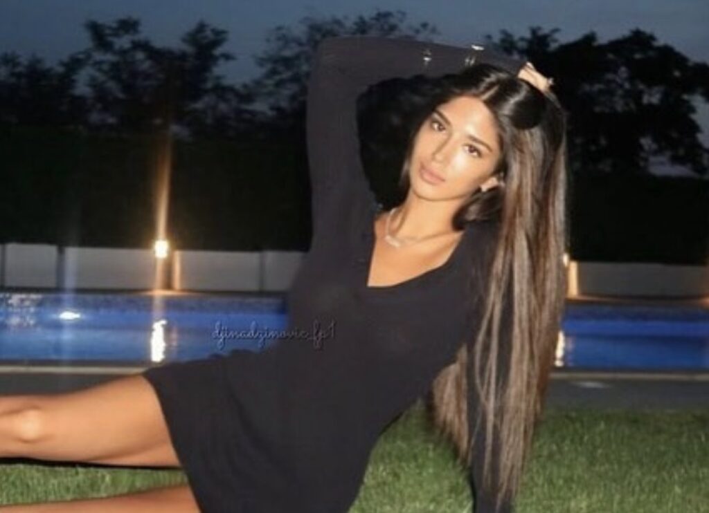 Đina sa ocem u lošim odnosima, a sa majkom fascinirana:&hellip;