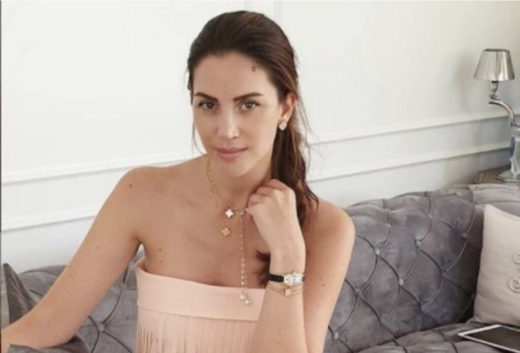 (FOTO) SRPKINJU U DUBAIJU ČUVA POLICIJA 24 SATA: U vlasništvu&hellip;