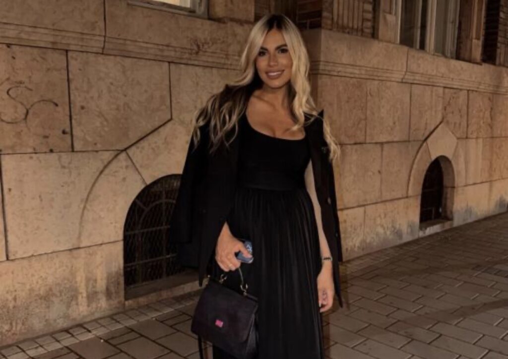 „IZA OVOG OSMEHA, KRIJE SE BOCKANJE U STOMAK, KONTRAKCIJE…“ Ivona&hellip;