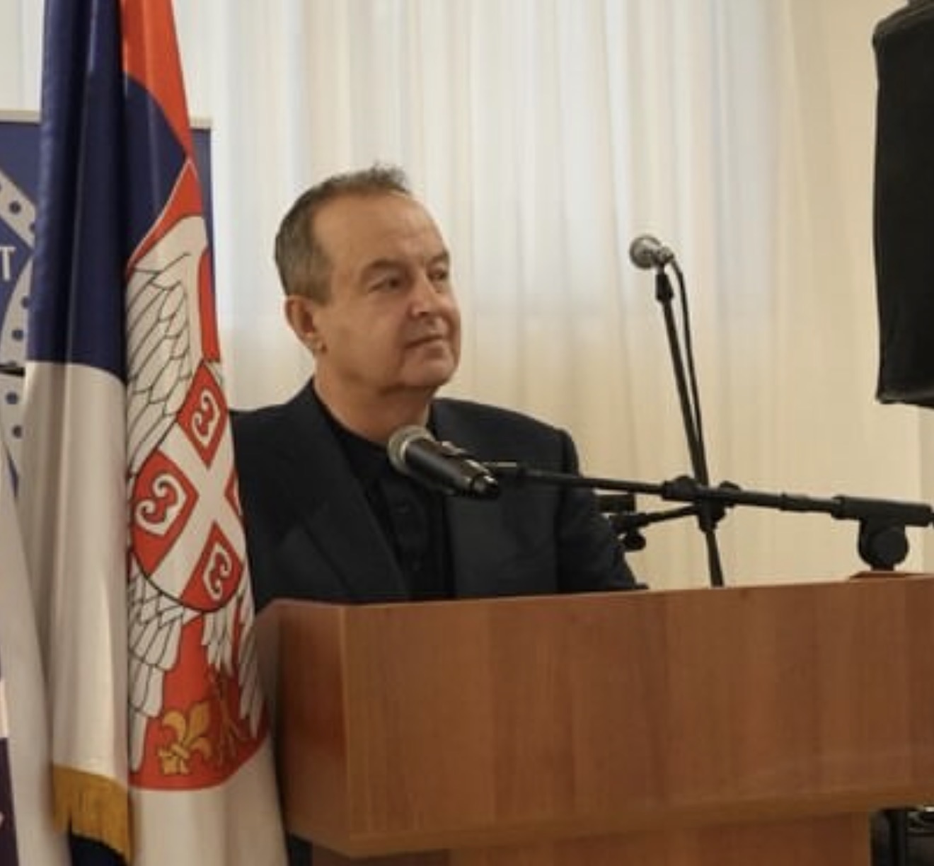 Dačić položio venac na Grobnicu narodnih heroja u Beogradu povodom&hellip;