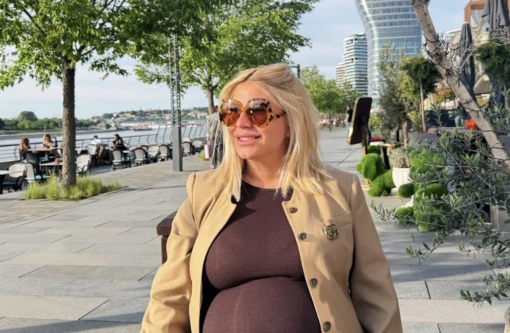 Dea Đurđević u sedmom mesecu trudnoće! Objavila novu fotografiju i&hellip;