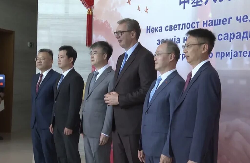 Vučić na otvaranju izložbe fotografija Sinhue