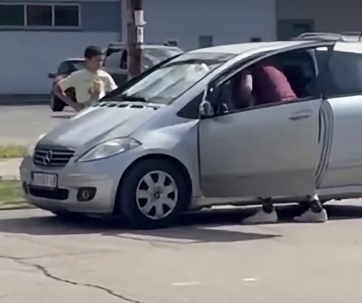 OVAKO JE MUŠKARAC TUKAO DETE NA PARKINGU U KRUŠEVCU: Zatvorio ga u kola, pa zverski MLATIO rukama i nogama