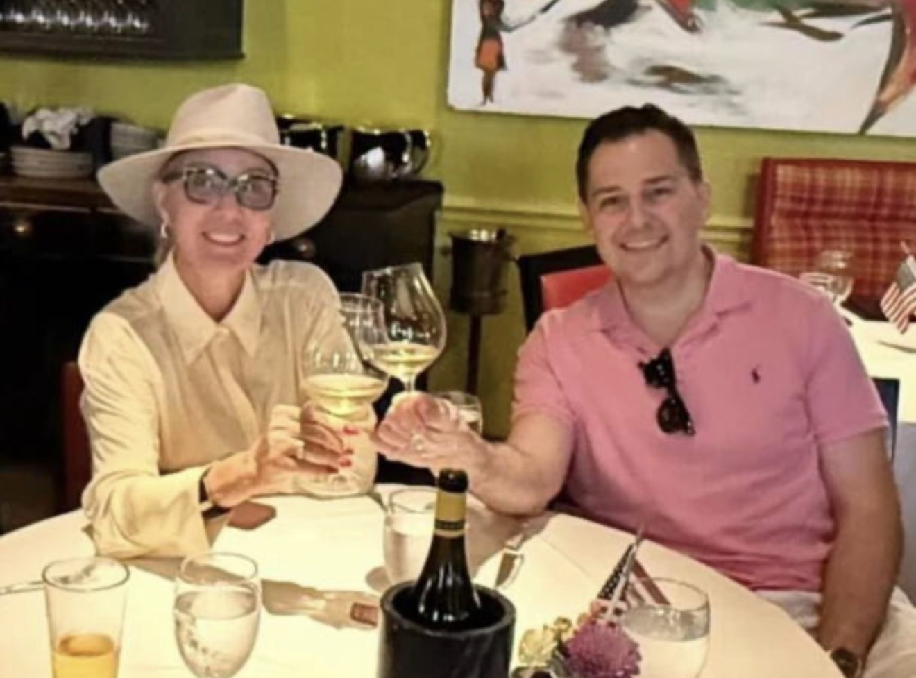 LEPA BRENA NA VEČERI SA VANBRAČNIM SINOM MIROSLAVA ILIĆA Nazdravljaju&hellip;
