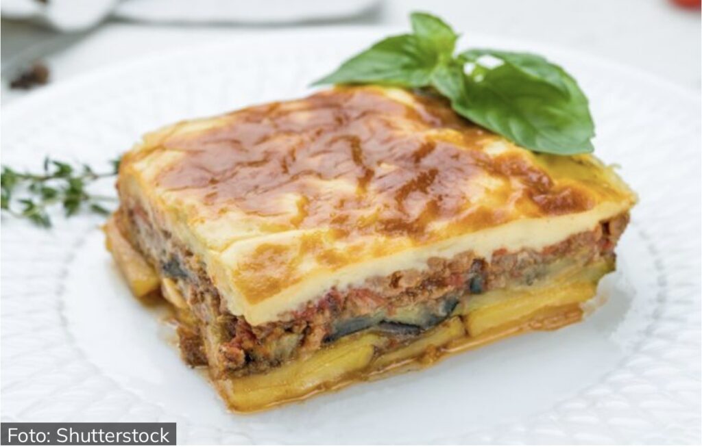 Originalna grčka musaka kao iz taverne: Ova verzija svima uspeva,&hellip;