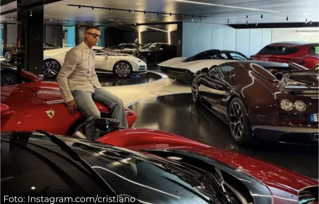 Kristijano Ronaldo objavio fotke iz svoje garaže vredne preko 50&hellip;