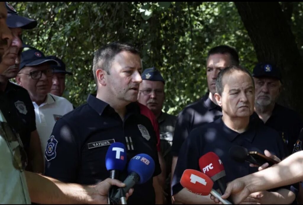 DAČIĆ OBIŠAO POŽAR KOD BUJANOVCA! Gori borova šuma, ministar poslao&hellip;
