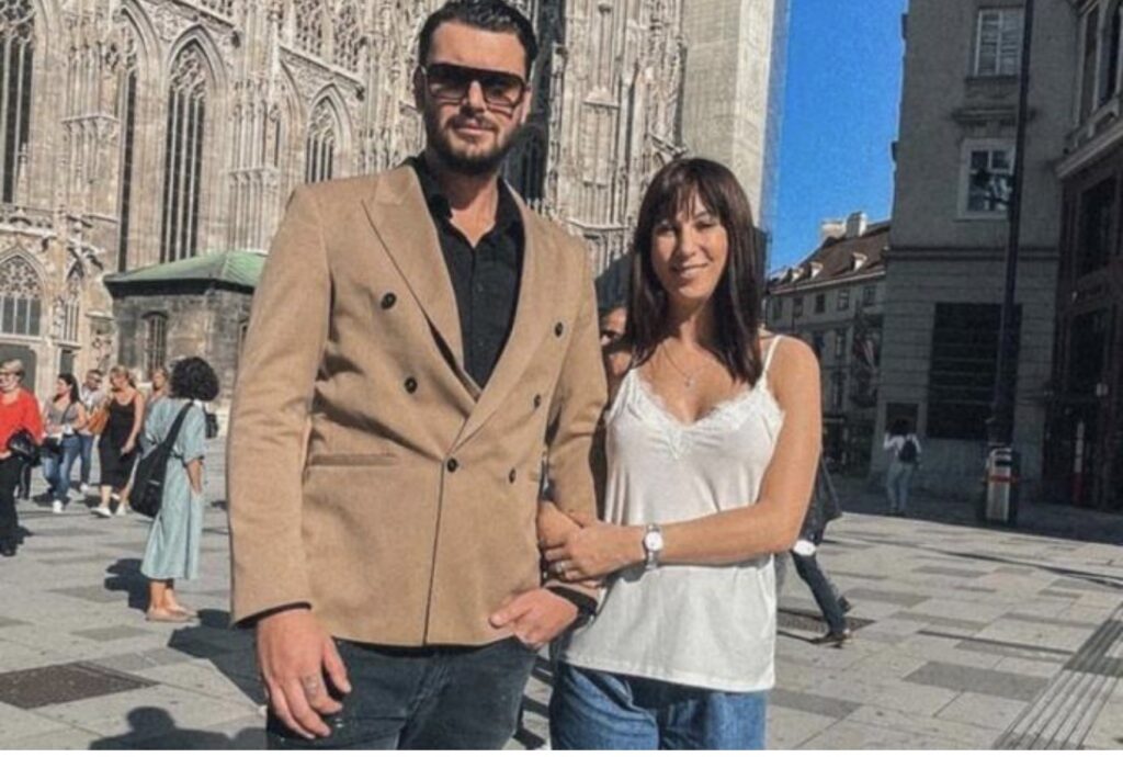 KOMŠIJE OTKRILE KAKO ŽIVE NADEŽDA BILJIĆ I TOMA PANIĆ! Pevačica&hellip;