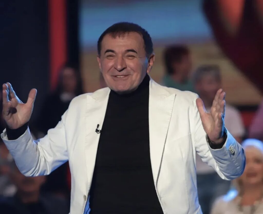 „Bežao iz hotelske sobe tako što si se…“ Mitar Mirić&hellip;