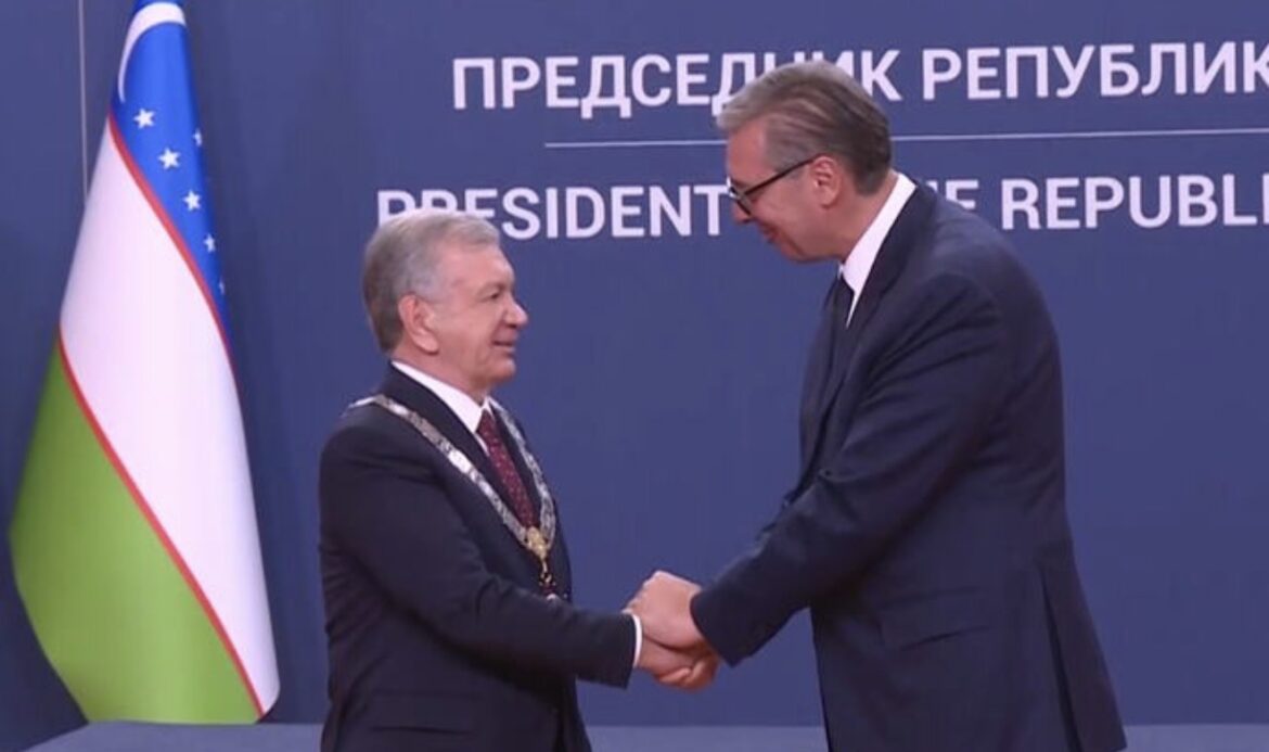 „OVO JE SIMBOL NAŠEG PRIJATELJSTVA!“ Vučić odlikovao Mirzijojeva Ordenom Republike Srbije! (FOTO)