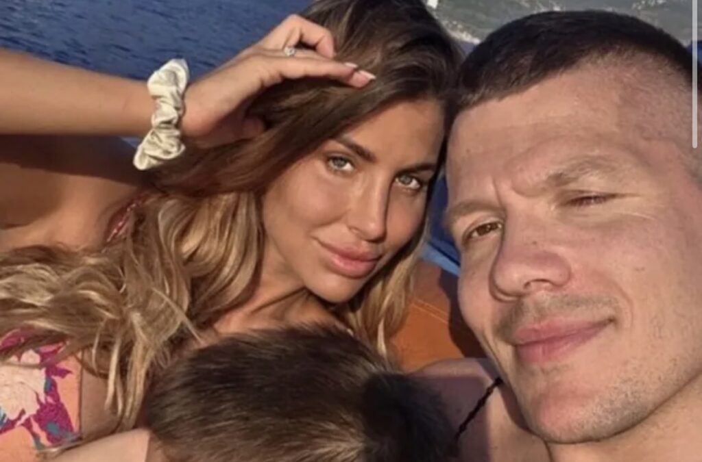 Slobina žena skroz gola, Jelena zapalila mreže zbog slike sa&hellip;