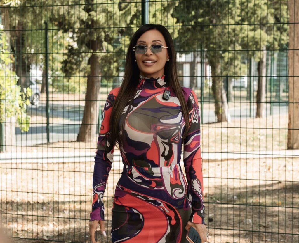 Rađeno specijalno za nju! Ceca u Berlinu u haljini od&hellip;