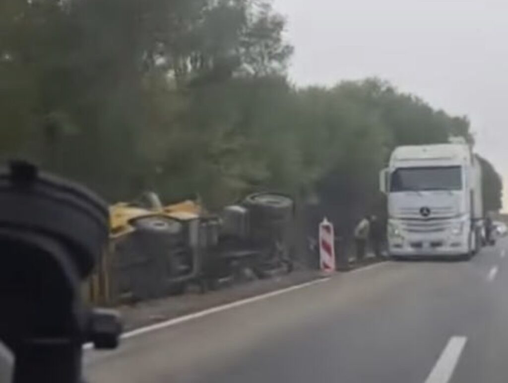 PREVRTANJE NA PUTU CRVENKA-KULA: Kamion sleteo sa kolovoza i završio&hellip;