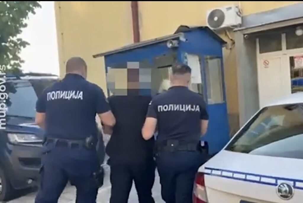 Hakerska prevara na Novom Beogradu: Specijalnom karticom „kupili“ iPhone od&hellip;