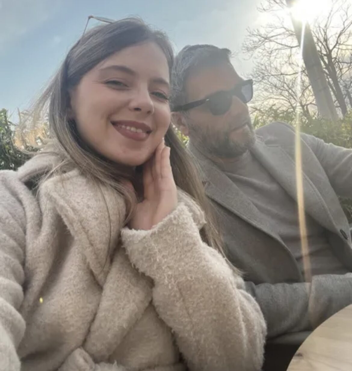 „Prestanite pitati žene kad će deca“ 23 godine mlađa verenica našeg glumca oglasila se pred venčanje