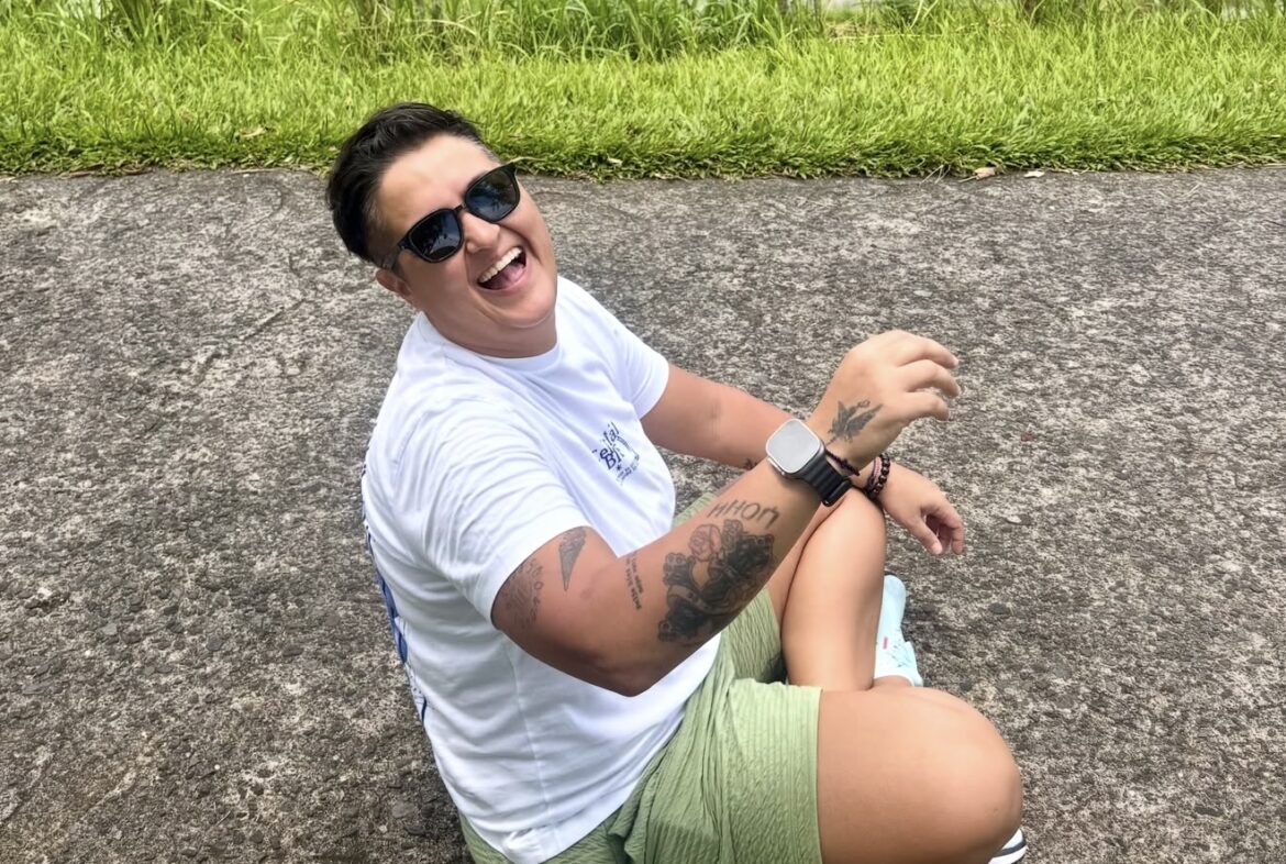 „Dojadio…“: Marija Šerifović na Baliju izvadila paštetu iz Srbije, pa u restoranu počela da maže