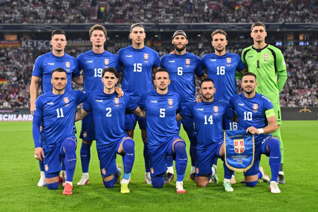 Fudbaleri Srbije odradili poslednji trening pred put u Holandiju, osmesi&hellip;